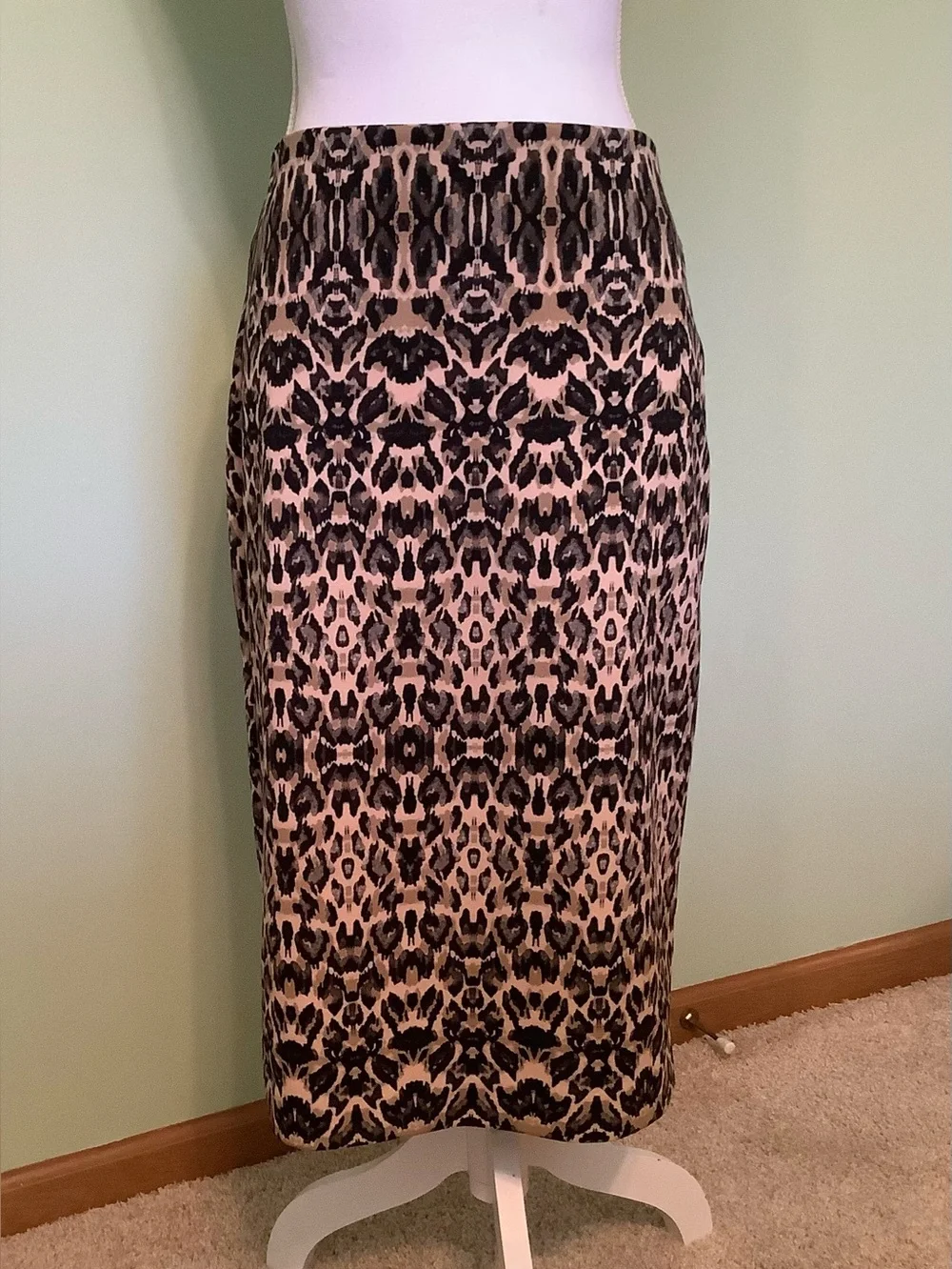 Leopard Print Like A-Line/Pencil Skirt - NewYork & Co. - Size 10